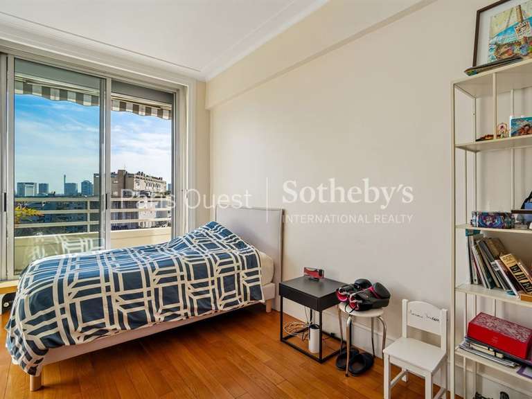 Appartement Paris 16e - 3 chambres - 149m²