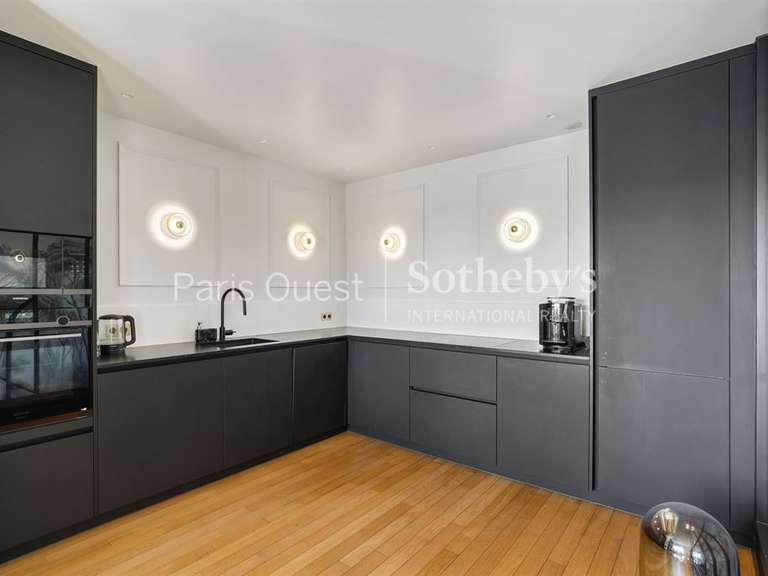 Appartement Paris 16e - 3 chambres - 135m²