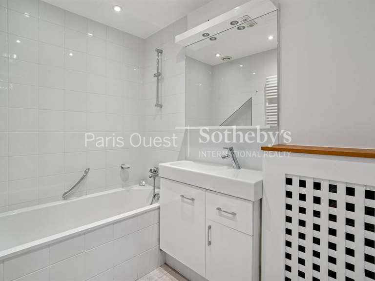 Appartement Paris 16e - 3 chambres - 135m²