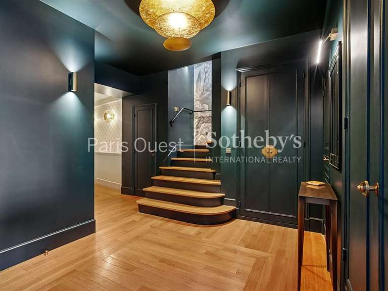 Appartement Paris 16e - 3 chambres - 135m²