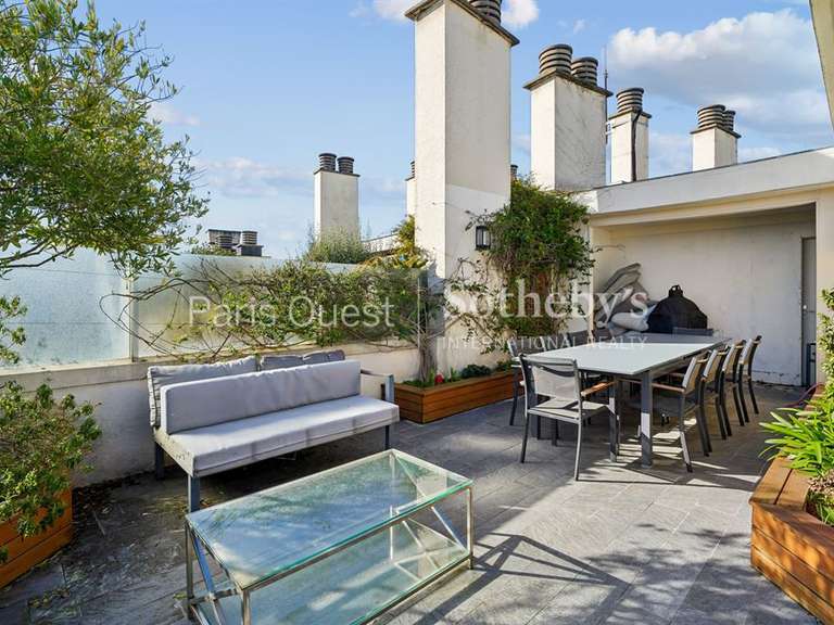 Appartement Paris 16e - 3 chambres - 149m²