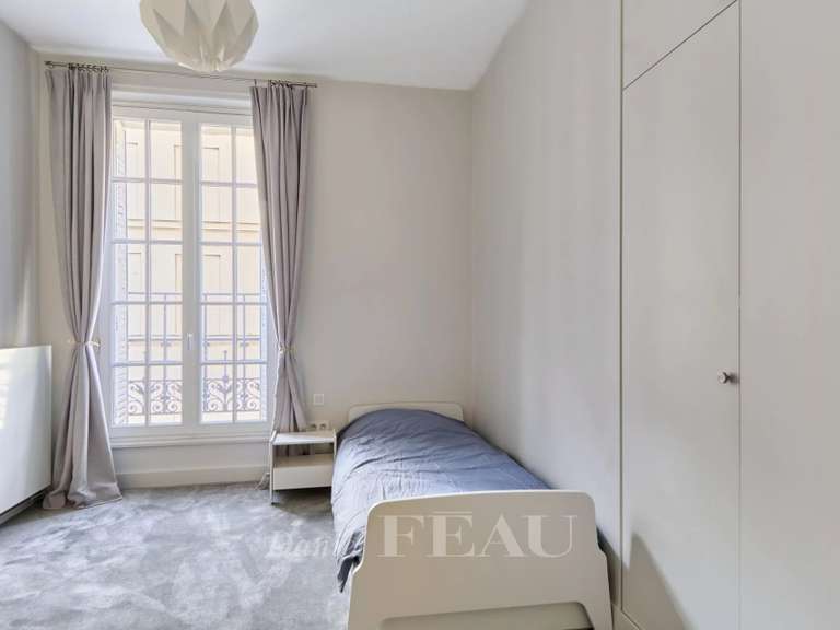 Appartement Paris 16e - 3 chambres - 136m²