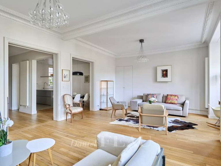 Appartement Paris 16e - 3 chambres - 136m²