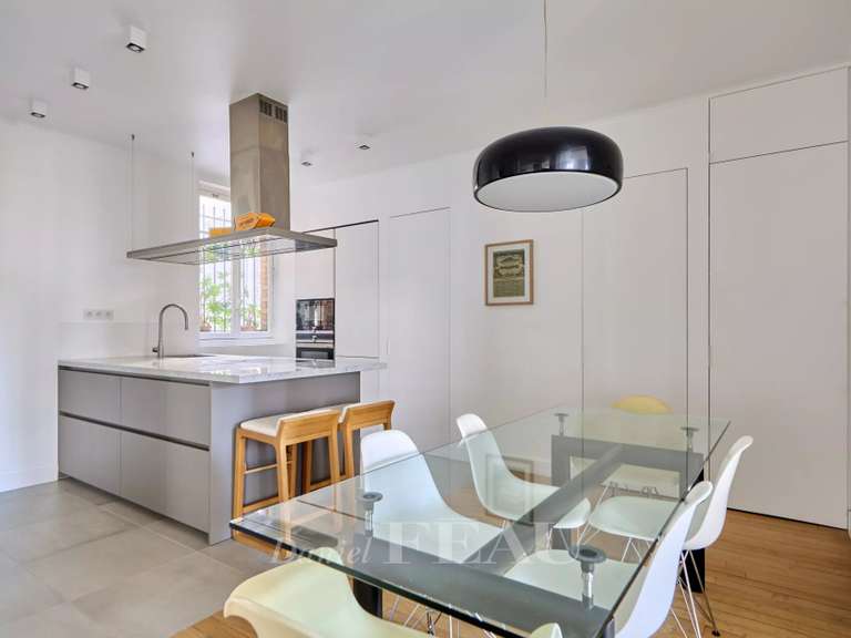 Appartement Paris 16e - 3 chambres - 136m²