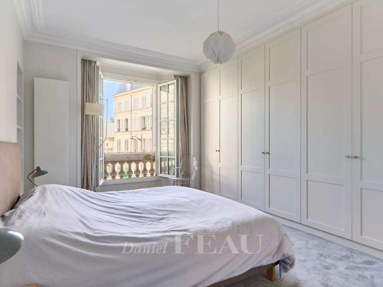Appartement Paris 16e - 3 chambres - 136m²