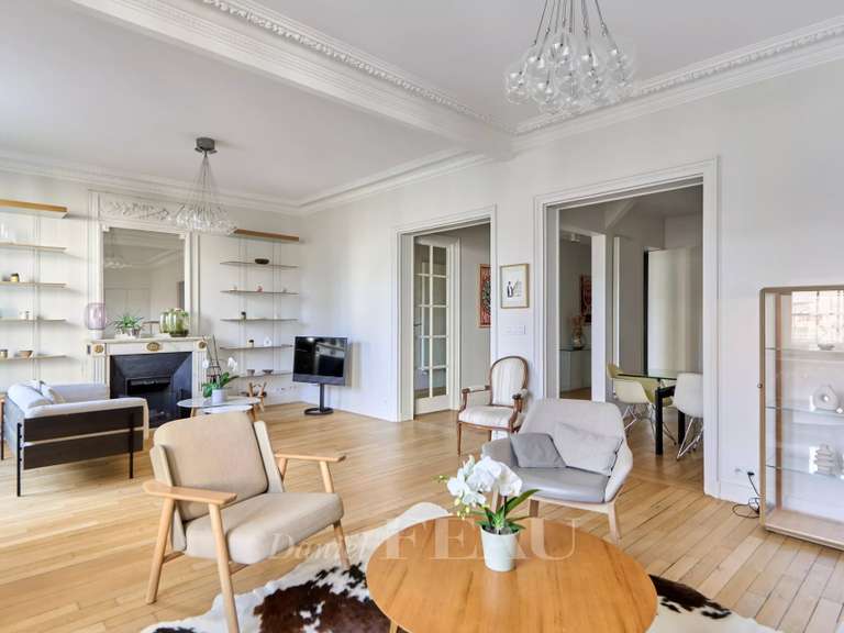 Appartement Paris 16e - 3 chambres - 136m²
