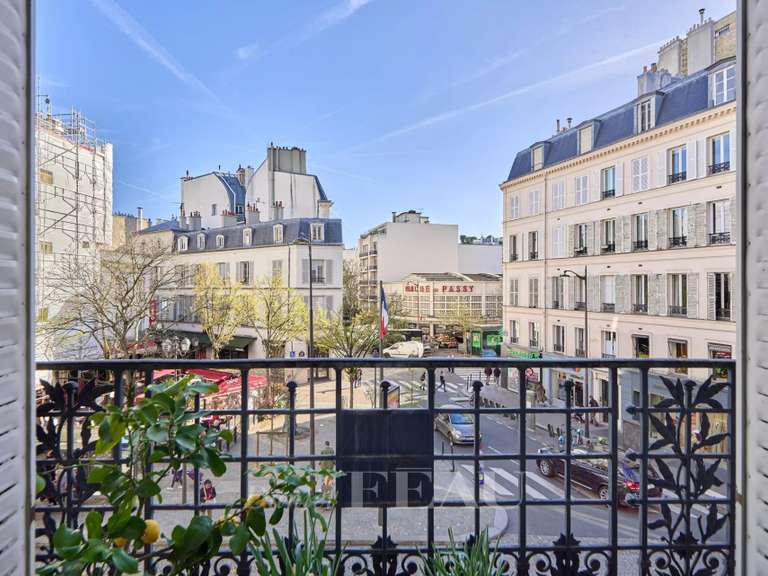 Appartement Paris 16e - 3 chambres - 136m²