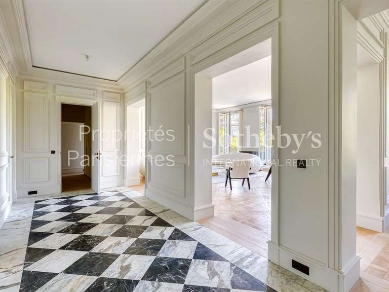 Appartement Paris 16e - 1 chambre - 216m²