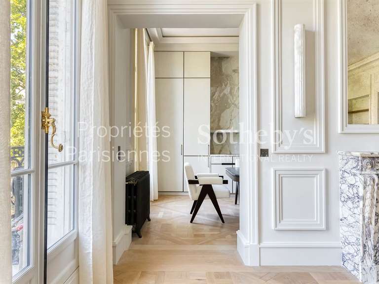 Appartement Paris 16e - 1 chambre - 216m²