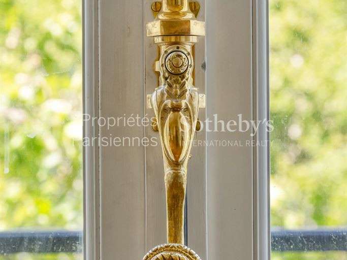 Appartement Paris 16e - 1 chambre - 216m²