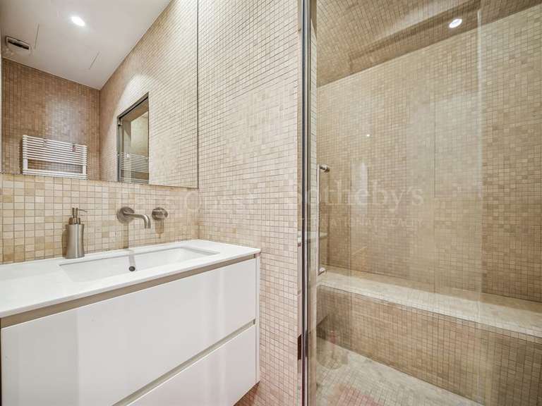 Appartement Paris 16e - 5 chambres - 326m²