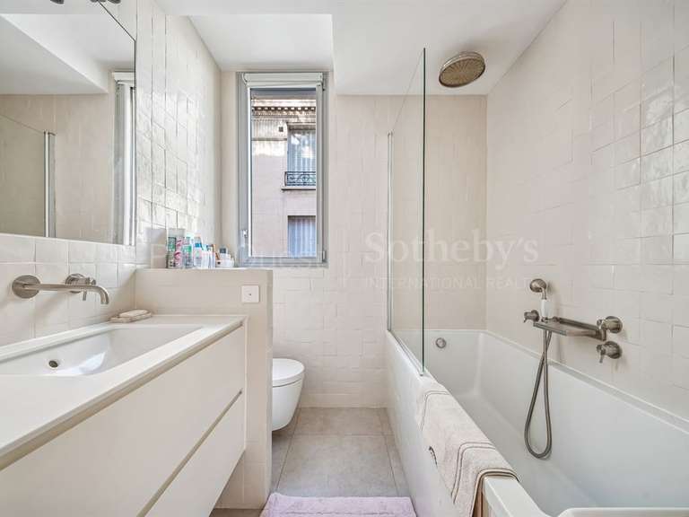 Appartement Paris 16e - 5 chambres - 326m²