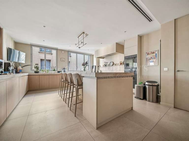 Appartement Paris 16e - 5 chambres - 326m²