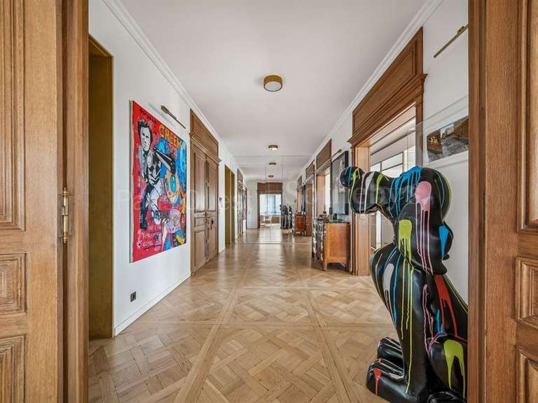 Appartement Paris 16e - 5 chambres - 326m²