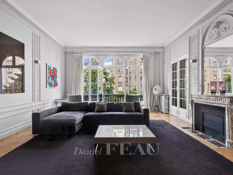 Appartement Paris 16e - 4 chambres - 242m²
