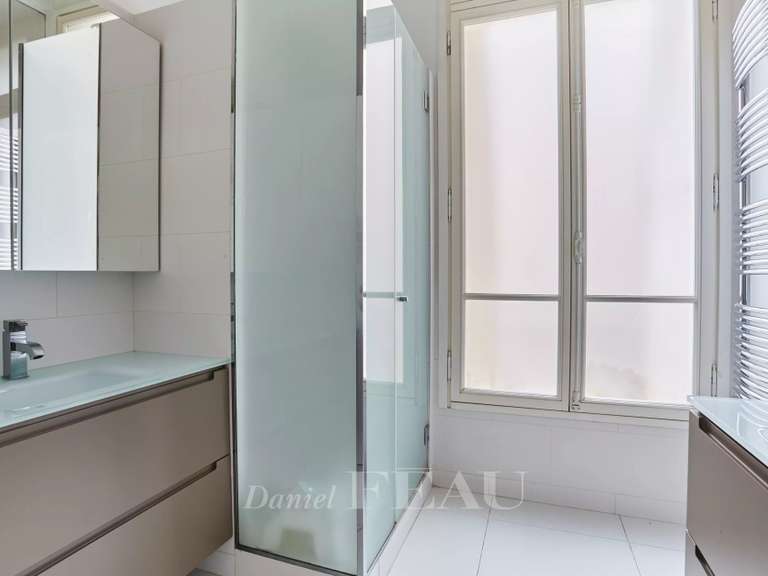 Appartement Paris 16e - 4 chambres - 242m²