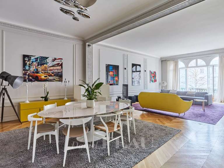 Appartement Paris 16e - 4 chambres - 242m²