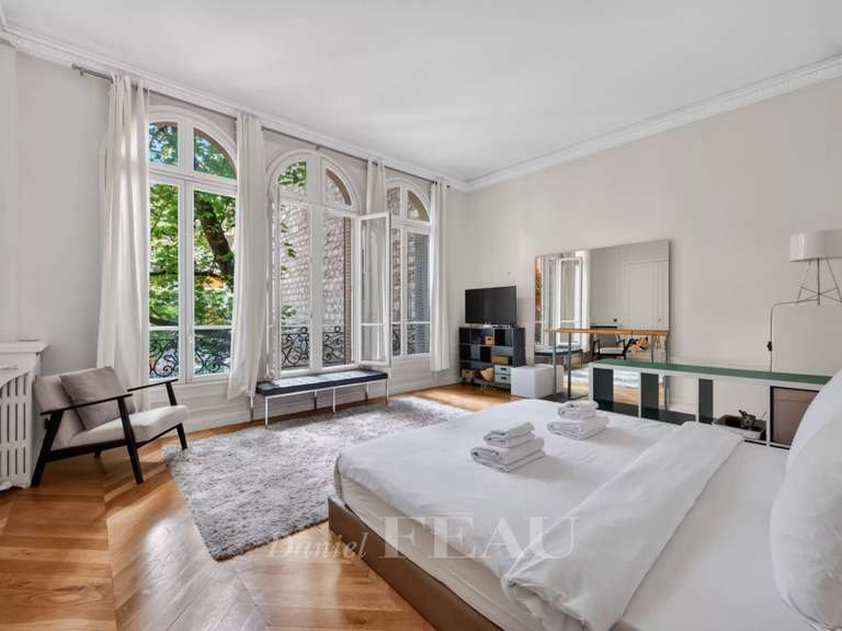 Appartement Paris 16e - 4 chambres - 242m²