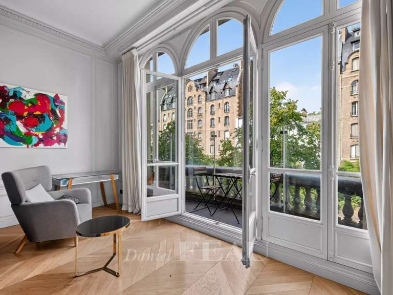 Appartement Paris 16e - 4 chambres - 242m²