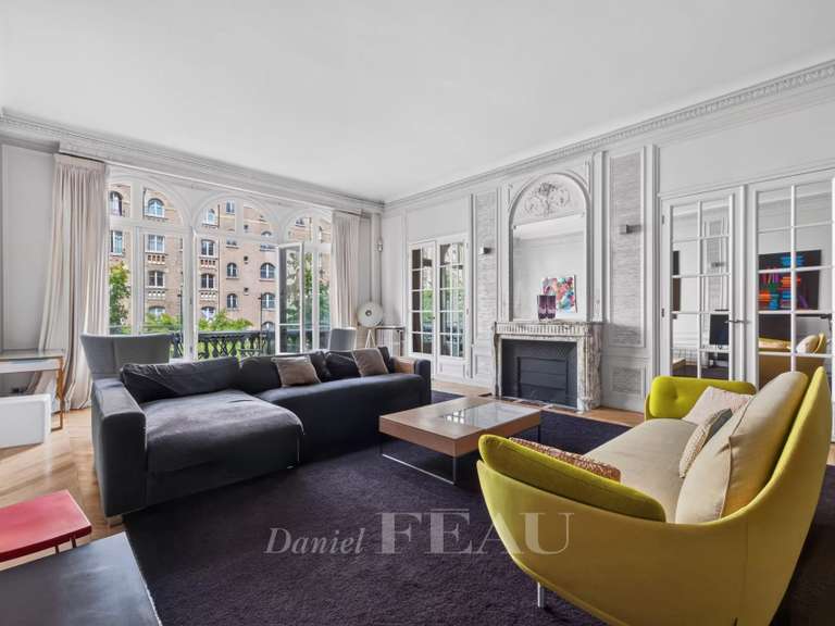 Appartement Paris 16e - 4 chambres - 242m²