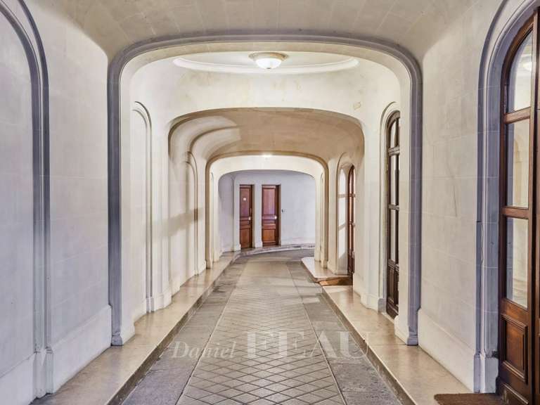 Appartement Paris 16e - 4 chambres - 242m²