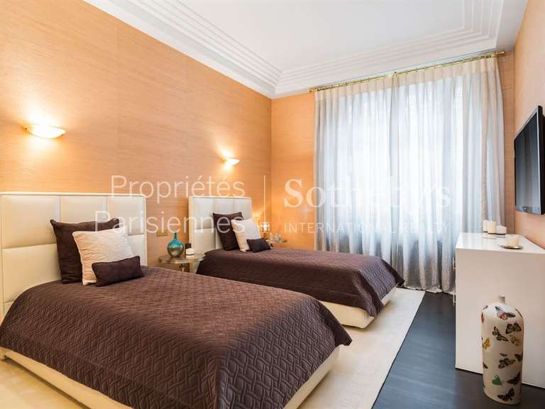 Appartement Paris 16e - 4 chambres - 392m²