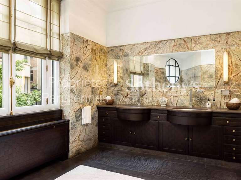 Appartement Paris 16e - 4 chambres - 392m²