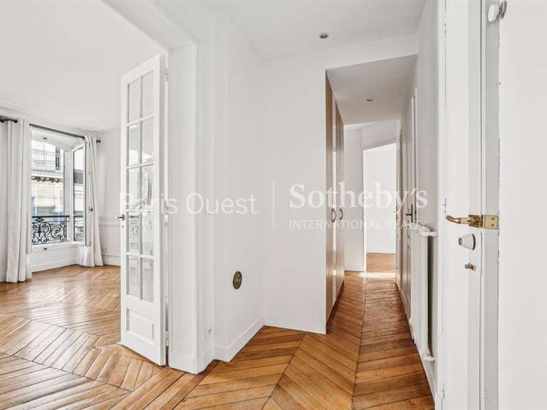 Appartement Paris 16e - 2 chambres - 78m²