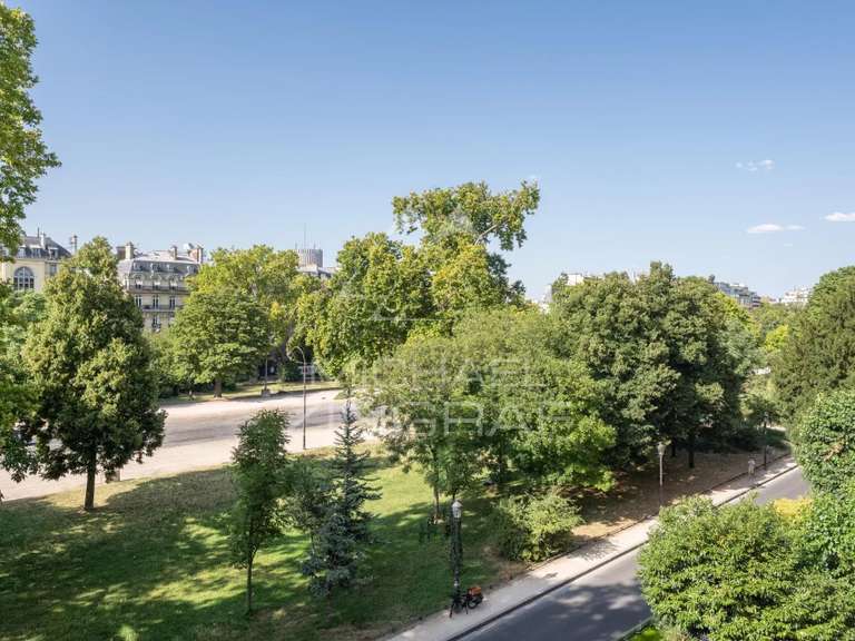 Appartement Paris 16e - 3 chambres - 126m²
