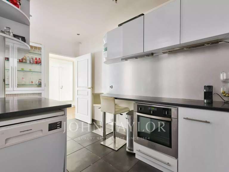 Appartement Paris 16e - 3 chambres - 137m²