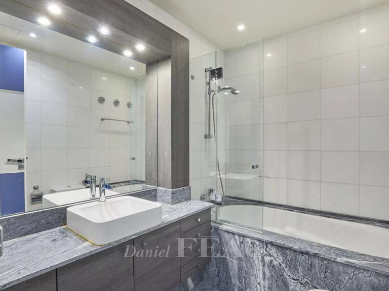 Appartement Paris 16e - 4 chambres - 298m²