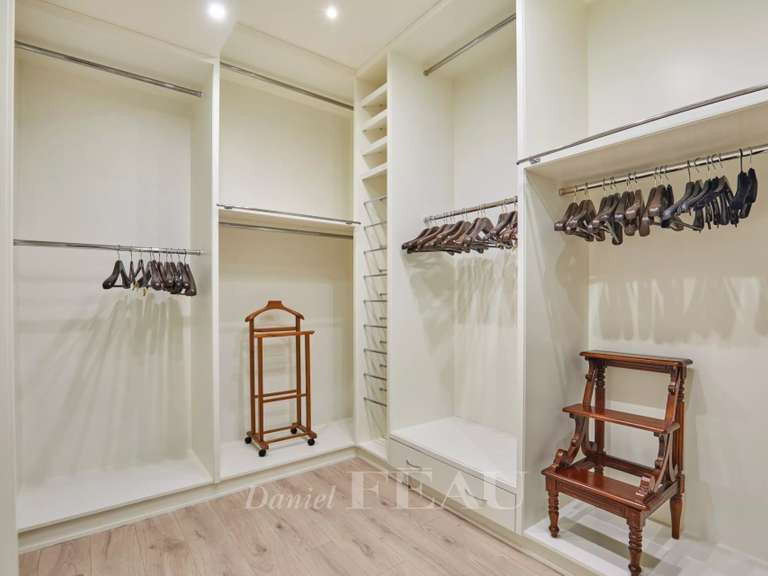 Appartement Paris 16e - 4 chambres - 298m²