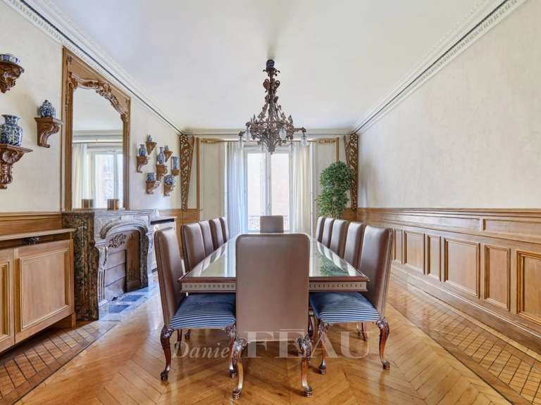 Appartement Paris 16e - 4 chambres - 298m²