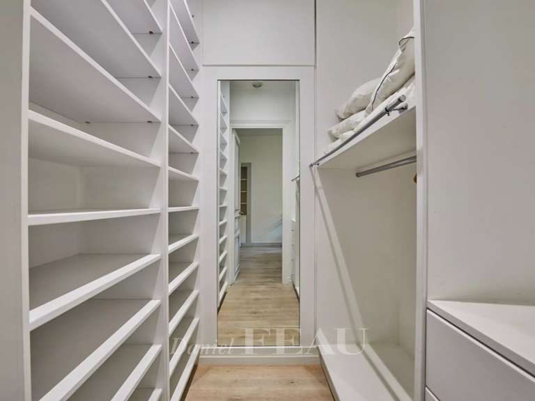 Appartement Paris 16e - 4 chambres - 298m²