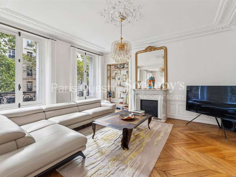 Appartement Paris 16e - 3 chambres - 137m²