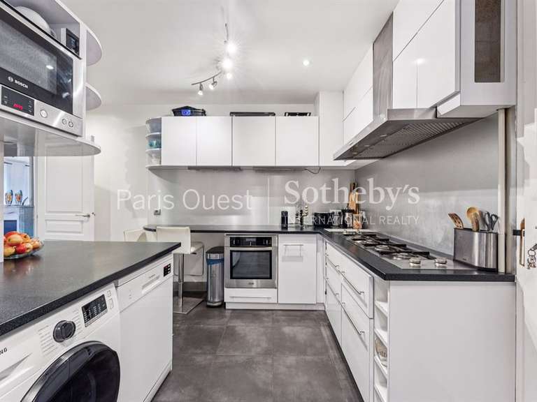 Appartement Paris 16e - 3 chambres - 137m²