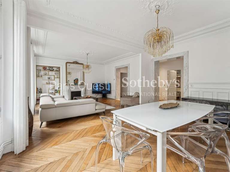 Appartement Paris 16e - 3 chambres - 137m²
