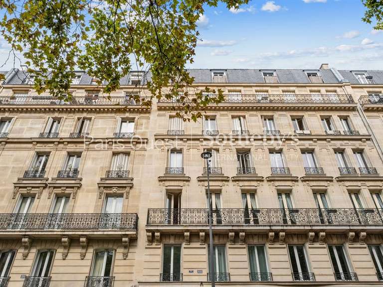 Appartement Paris 16e - 3 chambres - 137m²