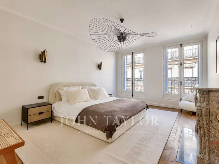 Appartement Paris 16e - 4 chambres - 216m²
