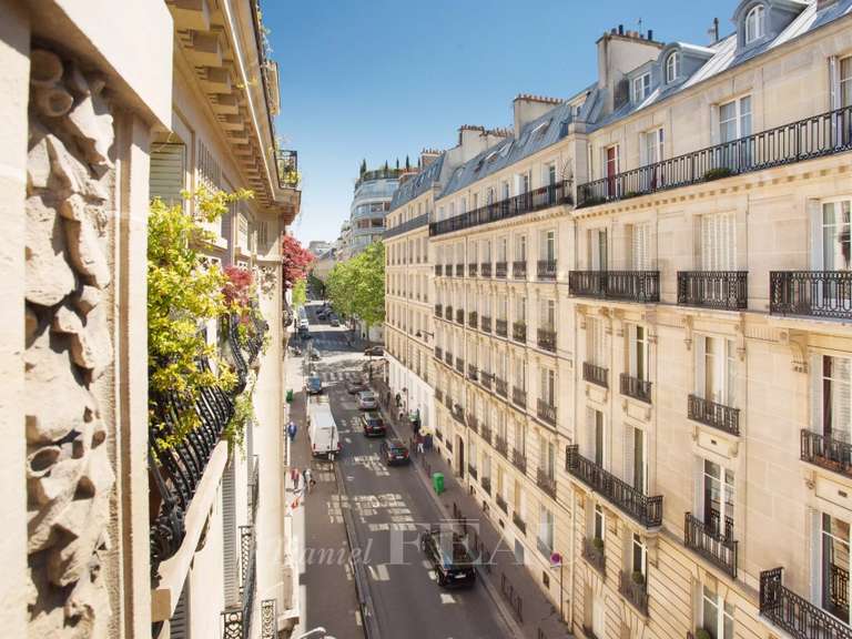 Appartement Paris 16e - 4 chambres - 185m²