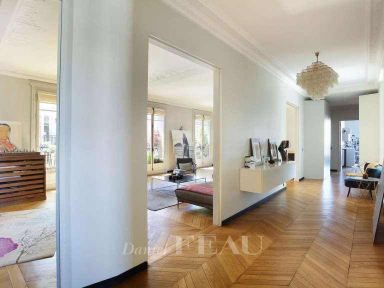 Appartement Paris 16e - 4 chambres - 185m²