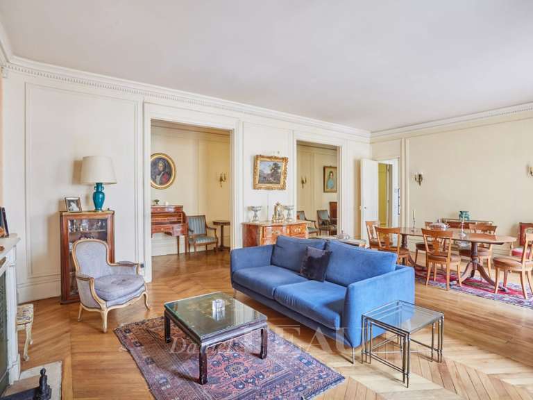 Appartement Paris 16e - 3 chambres - 146m²