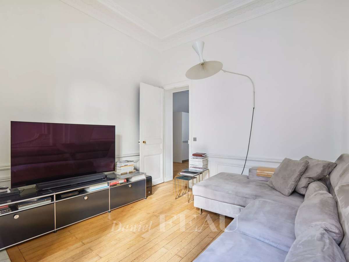 Apartment Paris 16e