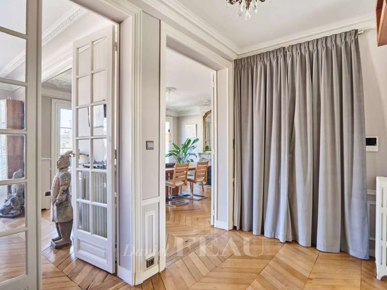 Appartement Paris 16e - 3 chambres - 140m²
