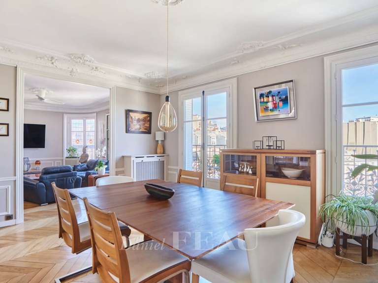 Appartement Paris 16e - 3 chambres - 140m²