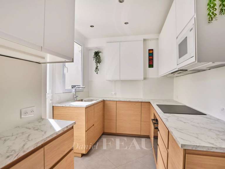 Appartement Paris 16e - 3 chambres - 140m²