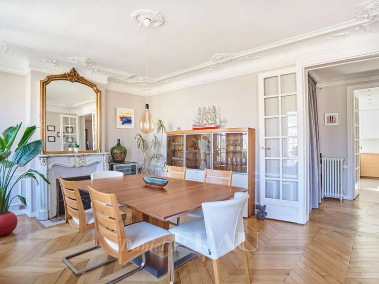 Appartement Paris 16e - 3 chambres - 140m²