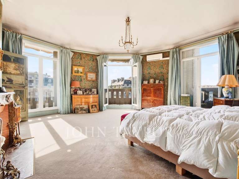 Appartement Paris 16e - 5 chambres - 393m²