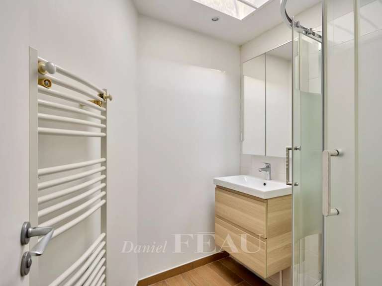 Appartement Paris 16e - 2 chambres - 74m²