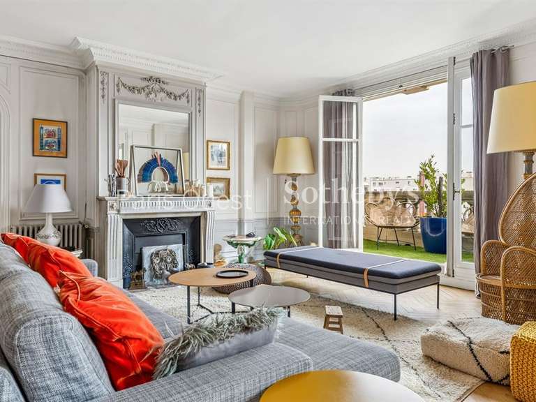 Appartement Paris 16e - 4 chambres - 207m²